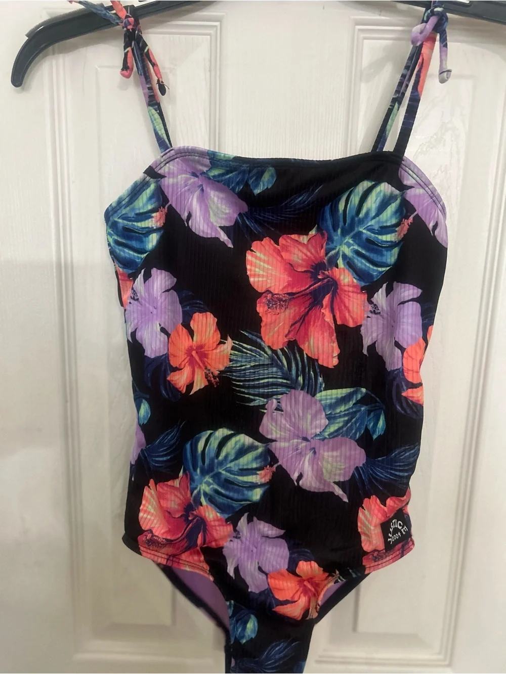 Old Navy Lilac & Pink Sports Bra and Tank Set & bathing suit lot. Size M/7-8.